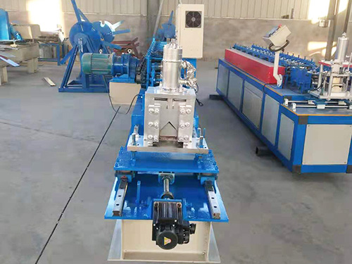 角(jiao)鐵成型機